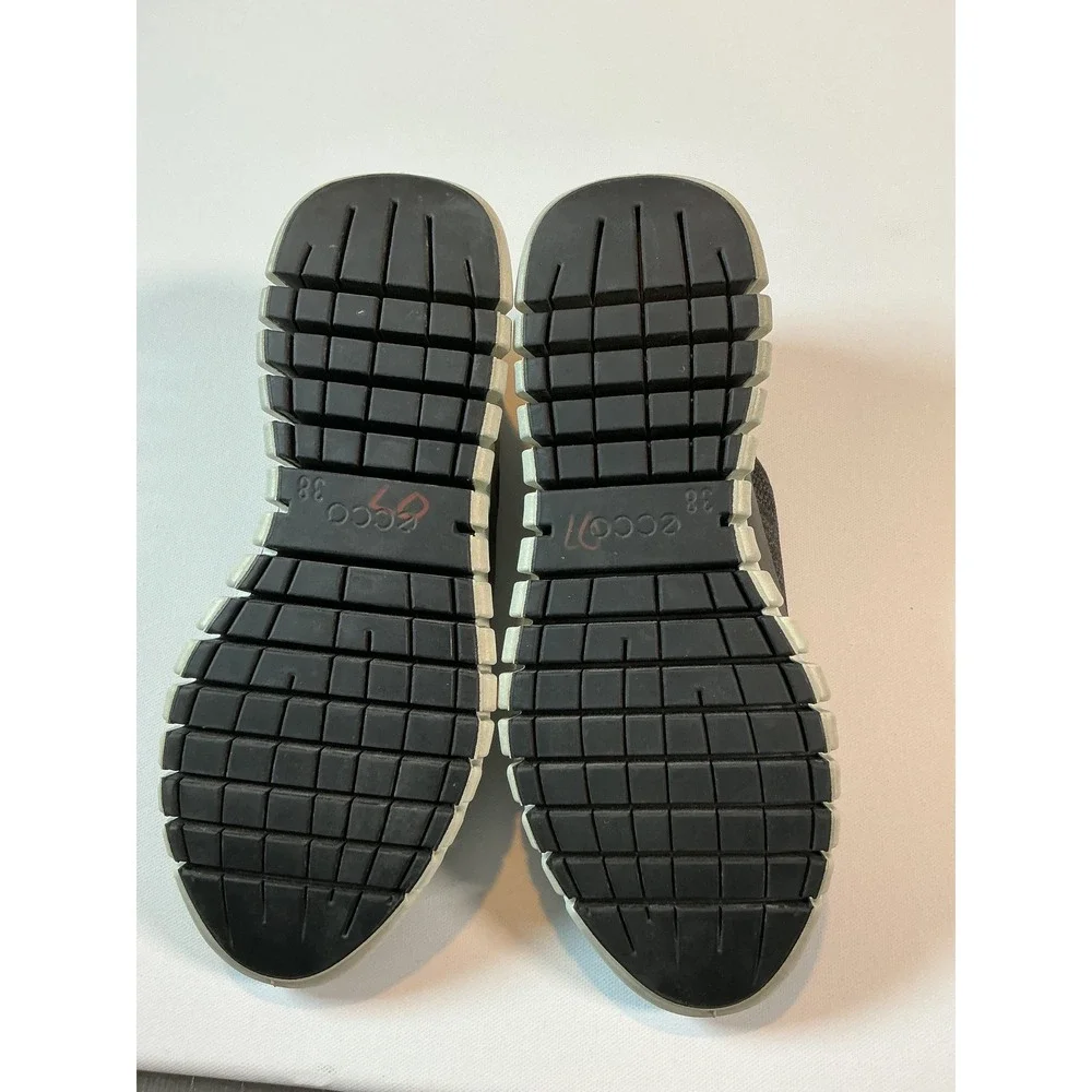ECCO Gruuv Black Knit Women's Slip On Sneakers Size 7-7.5